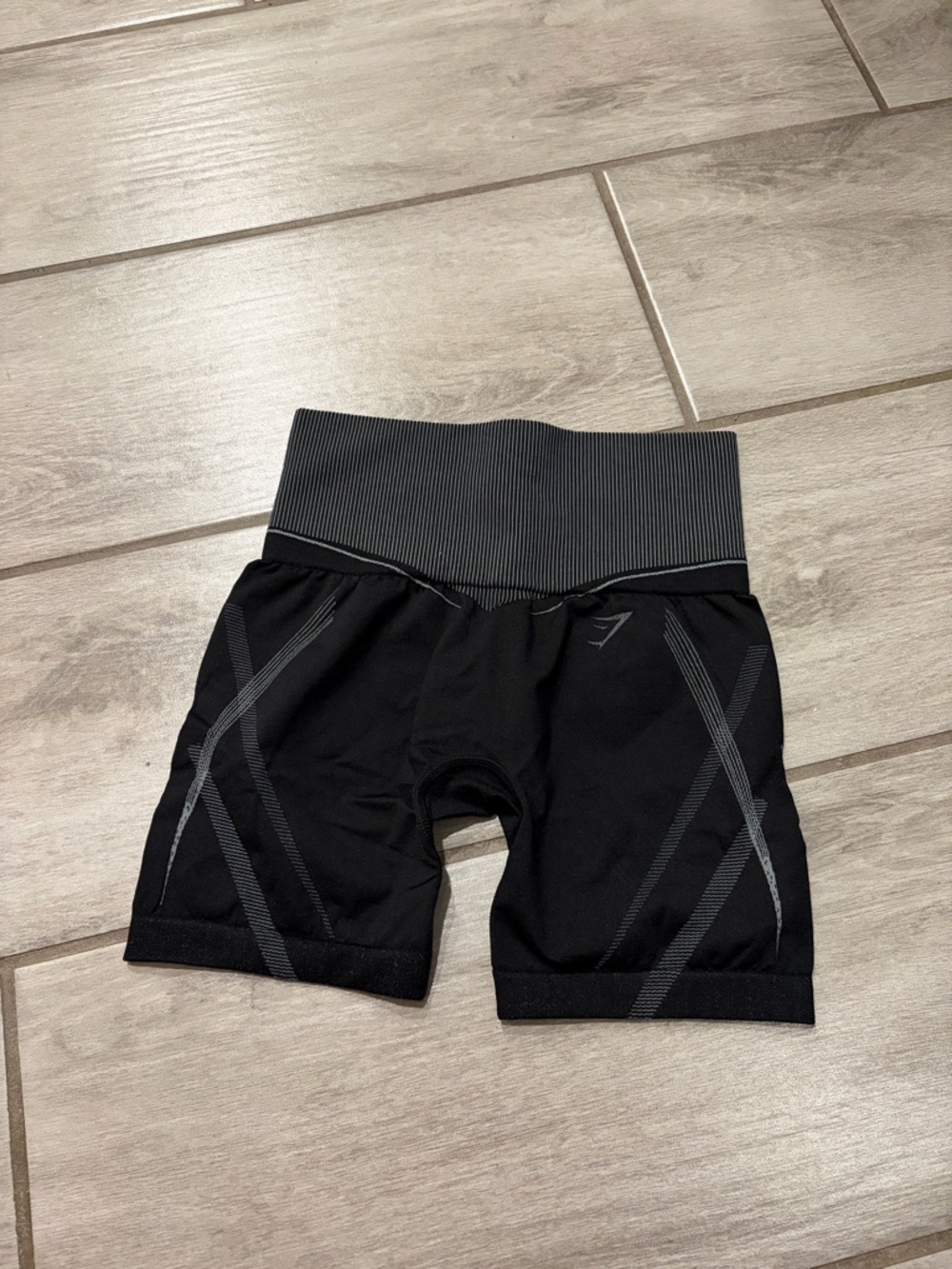 Gymshark Analis Cruz Shorts Silver Grey Black Seamless Shorts Womens Size XS NEW